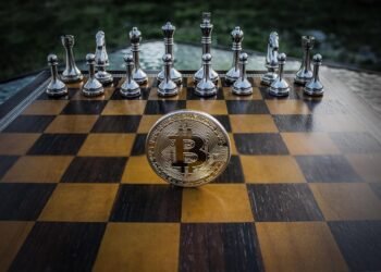 Rising Bitcoin Dominance Above 64% Dashes Hopes Of Altcoin Season, Here’s Why
