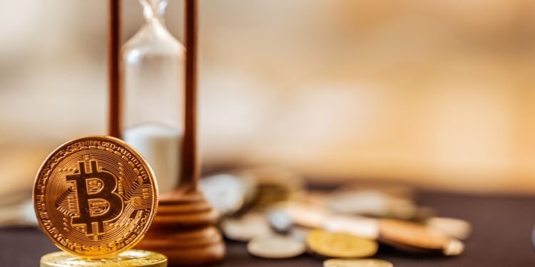 Analyst Sounds Alarm For 50% Crash If Bitcoin Doesn’t Make A New ATH Soon Analyst Sounds Alarm For 50% Crash If Bitcoin Doesn’t Make A New ATH Soon