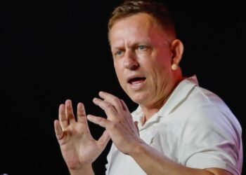 Peter Thiel joins tech billionaires backing new lender Erebor to rival Silicon Valley Bank Peter Thiel joins tech billionaires backing new lender Erebor to rival Silicon Valley Bank