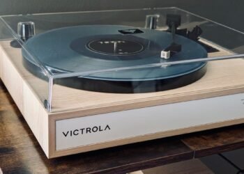 I ditched my Bluetooth speakers for this slick turntable – and it’s more practical than I thought