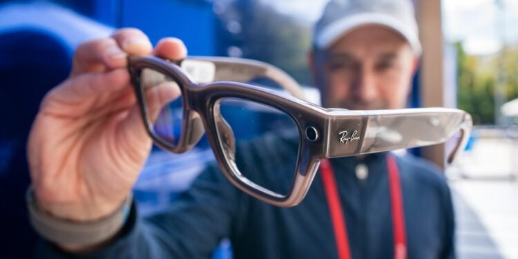 I tried the Meta Ray-Ban Display glasses, and they got me excited for the post-smartphone era I tried the Meta Ray-Ban Display glasses, and they got me excited for the post-smartphone era