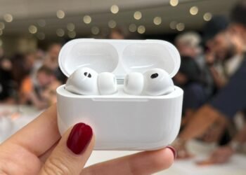 This new AirPods Pro feature makes me question why I still wear an Apple Watch This new AirPods Pro feature makes me question why I still wear an Apple Watch