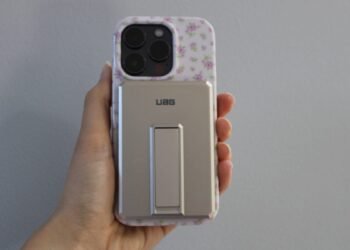 Finally, a MagSafe battery pack with a built-in kickstand that isn’t a joke