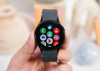 Walmart is selling a  Samsung smartwatch that I actually highly recommend Walmart is selling a  Samsung smartwatch that I actually highly recommend