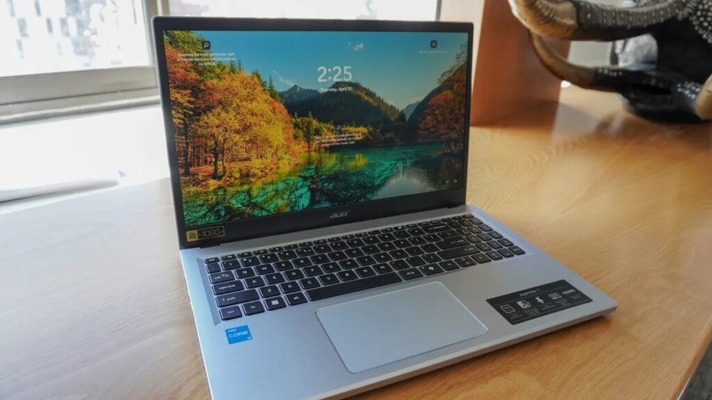 I found a cheap Windows laptop that I’d actually use for work travel – and it’s on sale