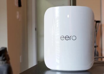 I compared a traditional Wi-Fi router with a mesh setup – here’s which one I recommend I compared a traditional Wi-Fi router with a mesh setup – here’s which one I recommend