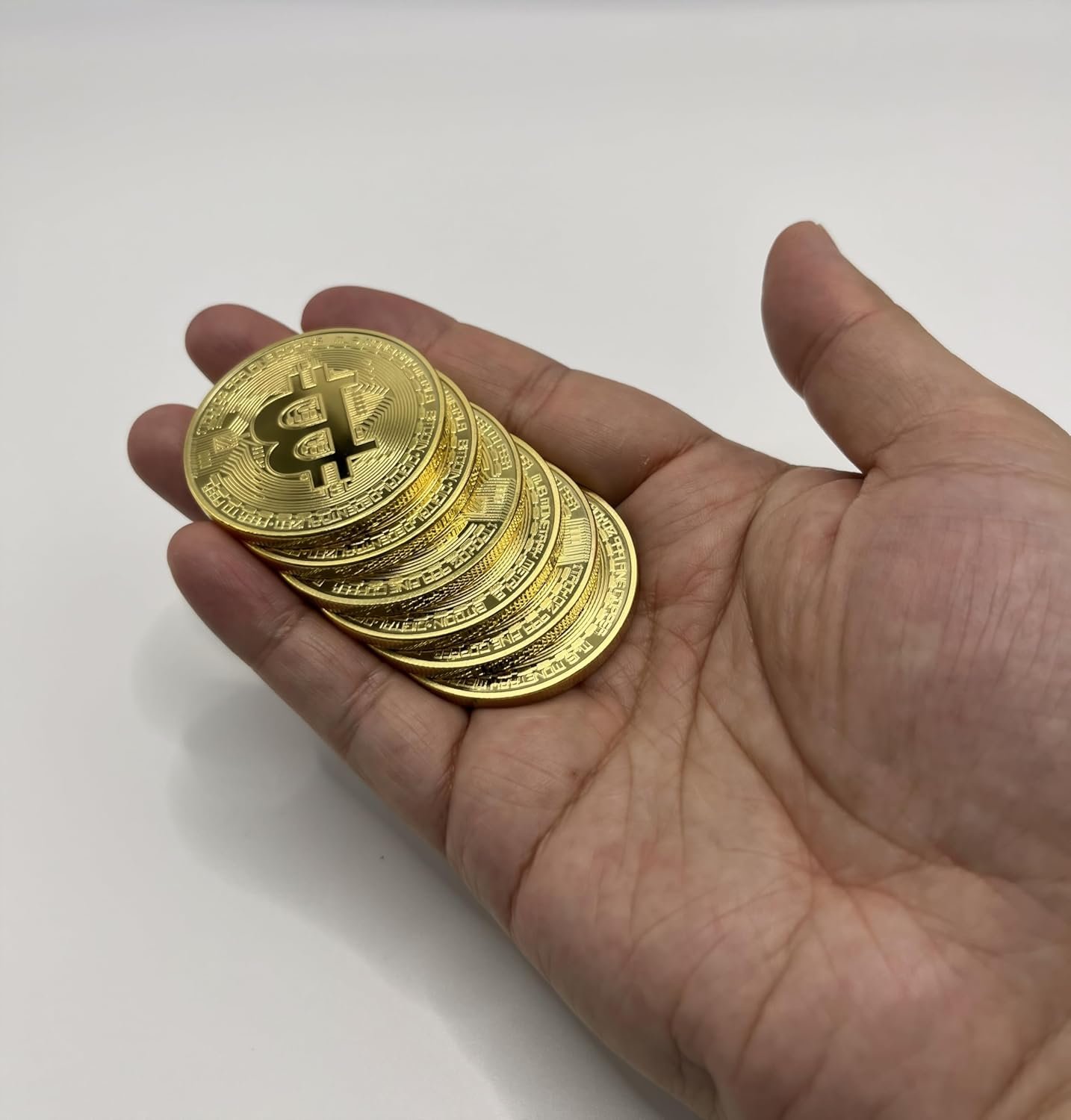 6PCS Gold Plated Bitcoin Coins - 40mm Diameter, 3mm Thickness Commemorative Physical BTC Cryptocurrency Collectible with Clear Protective Case, for Blockchain Enthusiasts - Image 4