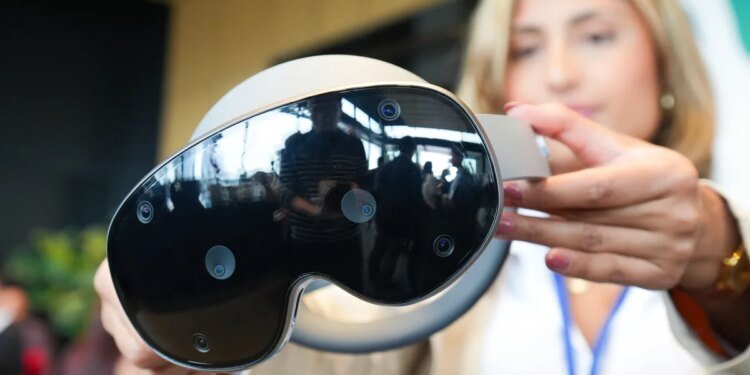 The Samsung Galaxy XR headset comes with ,000 worth of freebies – here’s what’s included The Samsung Galaxy XR headset comes with ,000 worth of freebies – here’s what’s included