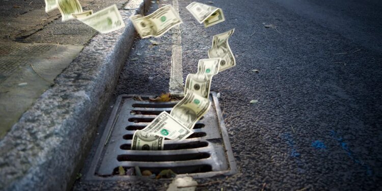 US Ethereum ETFs Record First Consecutive Outflow Weeks Since April — What’s Happening? US Ethereum ETFs Record First Consecutive Outflow Weeks Since April — What’s Happening?