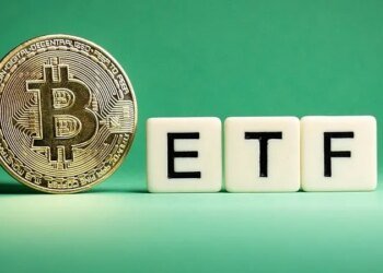 Bitcoin ETFs Weekly Net Outflows Cross  Billion Amid 0,000 Price Restest