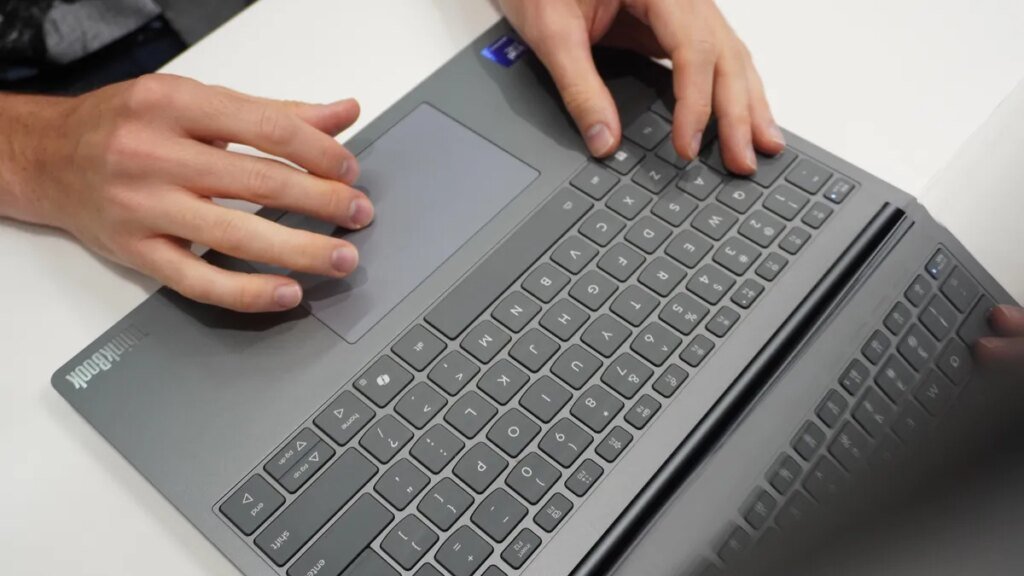 Waiting on large file transfers? How to zip files in Windows 11 like a pro (and save time)
