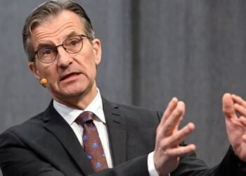 Global crypto rules for banks need reworking, says Basel chair Global crypto rules for banks need reworking, says Basel chair