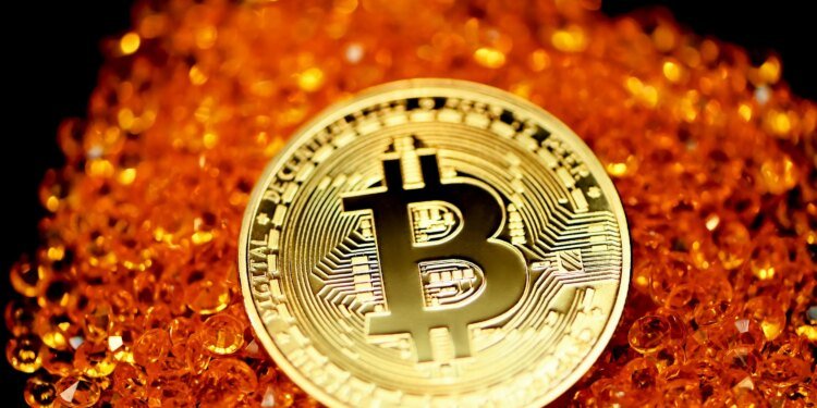 Charles Hoskinson Says Bitcoin Could Hit 0,000 in 2026, Lays Out How Altcoins May Finally Decouple