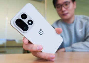 Forget Samsung S25 Ultra: This Android alternative has battery life that left me speechless Forget Samsung S25 Ultra: This Android alternative has battery life that left me speechless