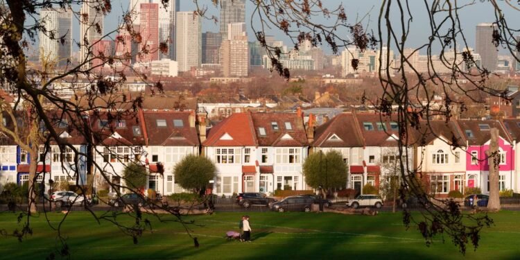 Lloyds leads charge in using blockchain to disrupt UK banking