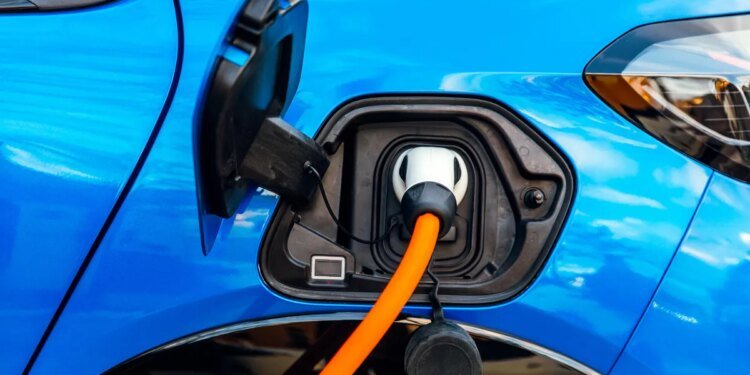 Why your EV’s battery will outlive your phone’s battery – and by how much