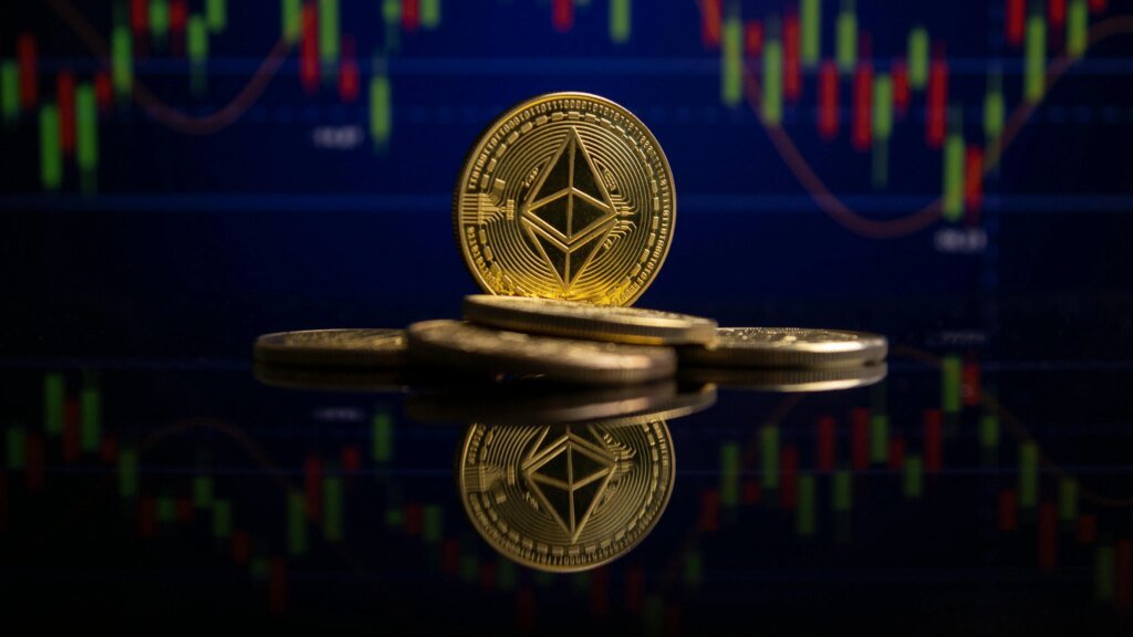 Ethereum Rising Wedge Warning: Breakdown Could Send Price Toward ,500
