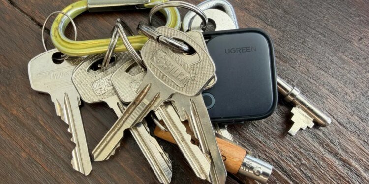 I tried to destroy this AirTag alternative, but it wouldn’t crack – unlike others I tried to destroy this AirTag alternative, but it wouldn’t crack – unlike others