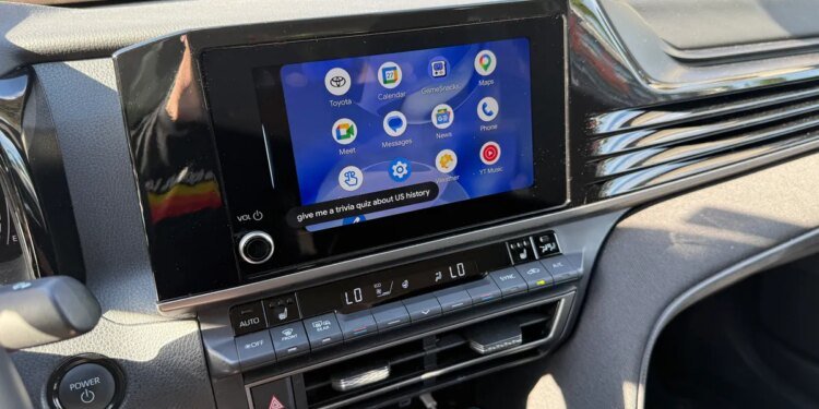 I’m an iPhone user who switches to Gemini with Android Auto in the car – why I don’t regret it