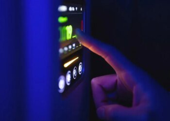 I never leave for vacation without doing these 7 home security checks first